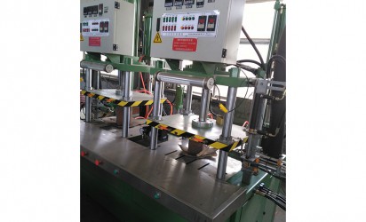 简述射蜡机的主要结构